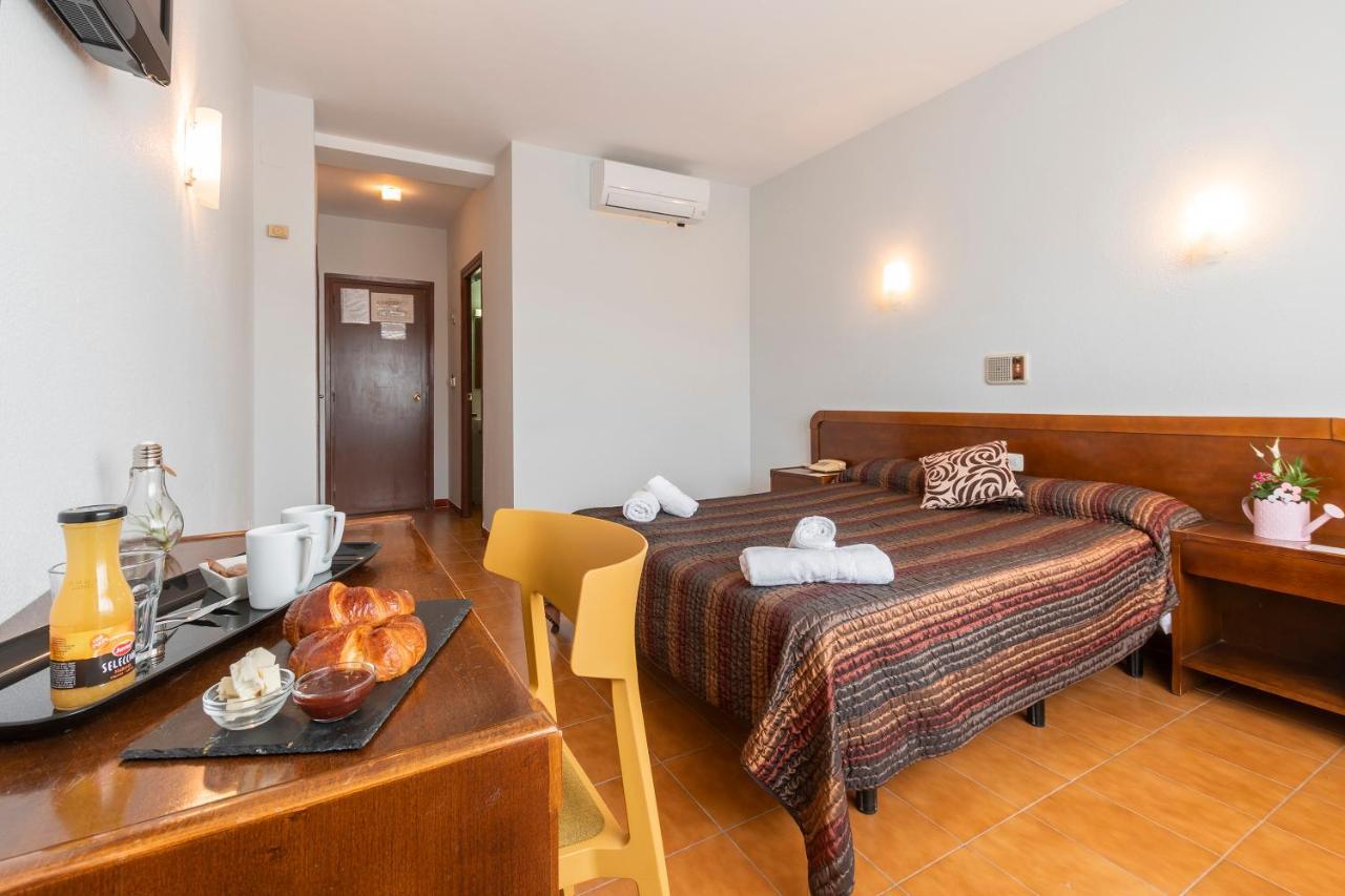 Hotel Sierra De Arcos Andorra Buitenkant foto